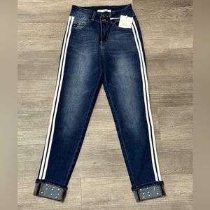 NWT KanCan 2 Button Mid Rise Crop Skinny Jeans style KC5178D Size 1/24